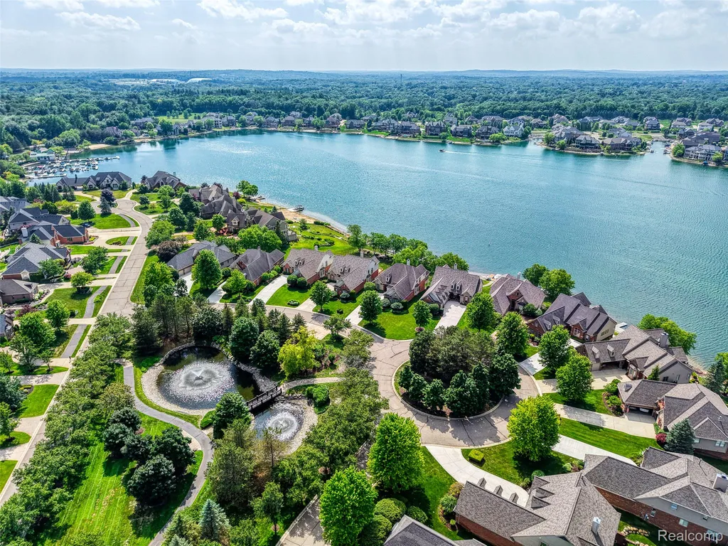 10763 Stoney Point Drive Green Oak Township MI 48178
