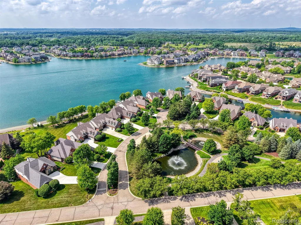 10763 Stoney Point Drive Green Oak Township MI 48178