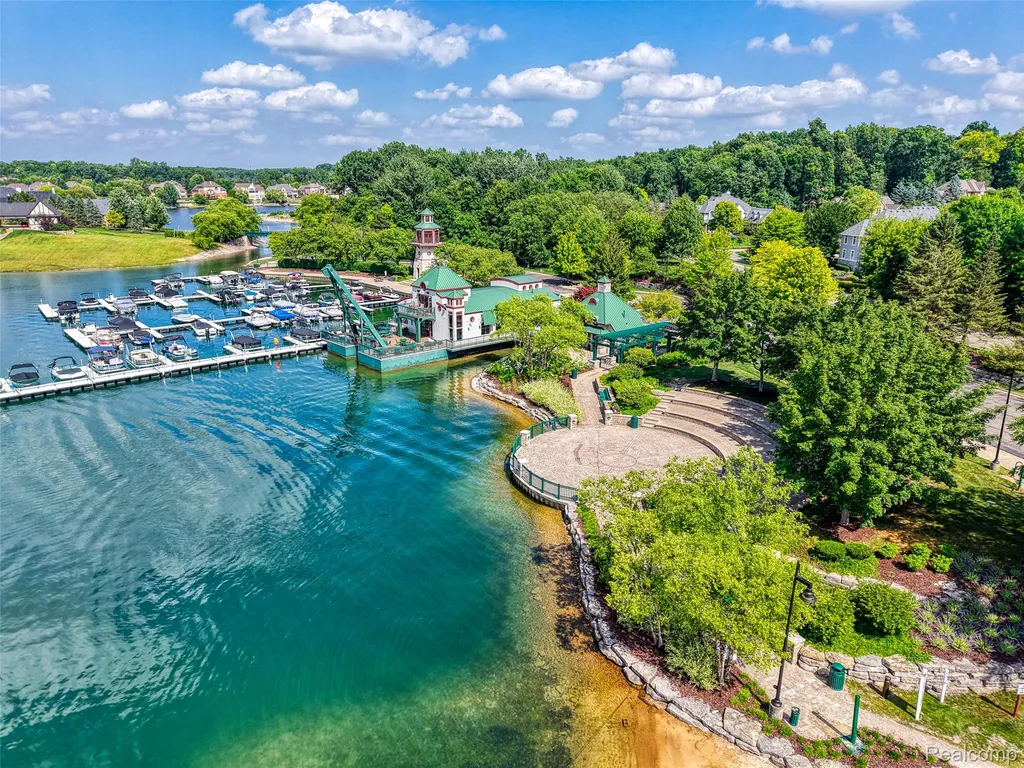 10763 Stoney Point Drive Green Oak Township MI 48178