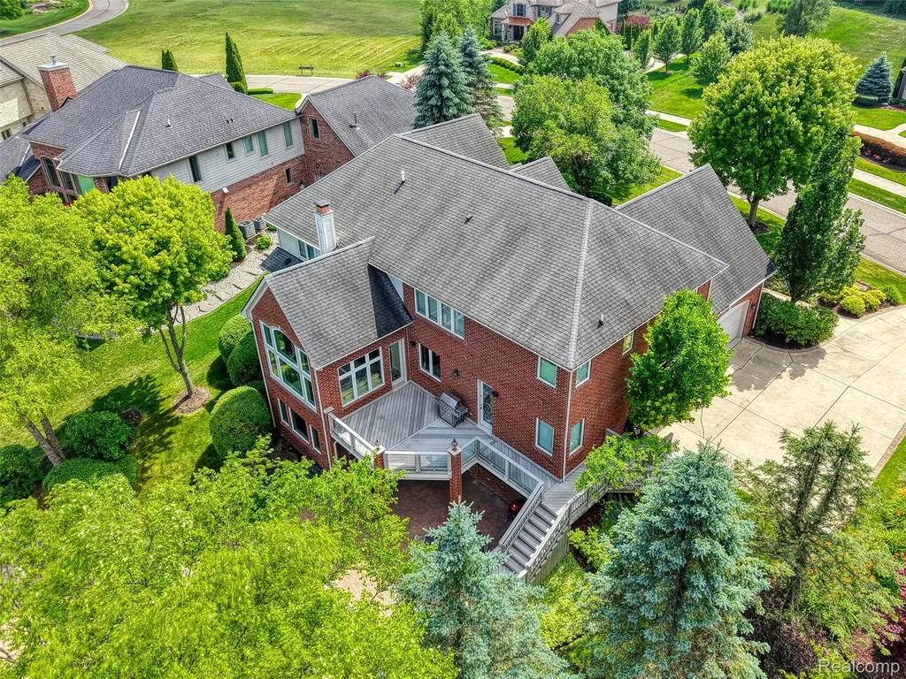 10763 Stoney Point Drive Green Oak Township MI 48178