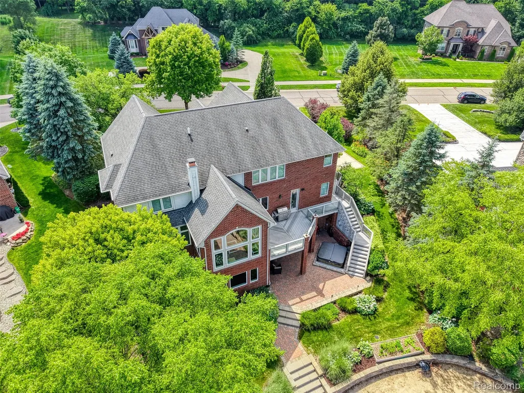 10763 Stoney Point Drive Green Oak Township MI 48178