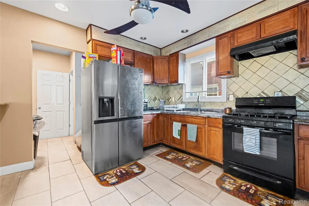 3230 Leslie Street Detroit City MI 48238