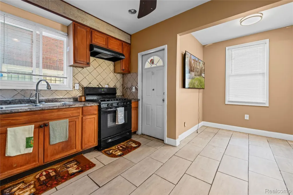 3230 Leslie Street Detroit City MI 48238