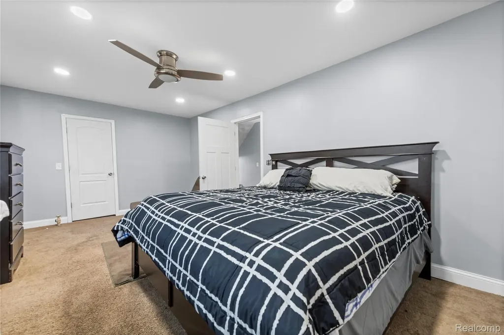 3230 Leslie Street Detroit City MI 48238