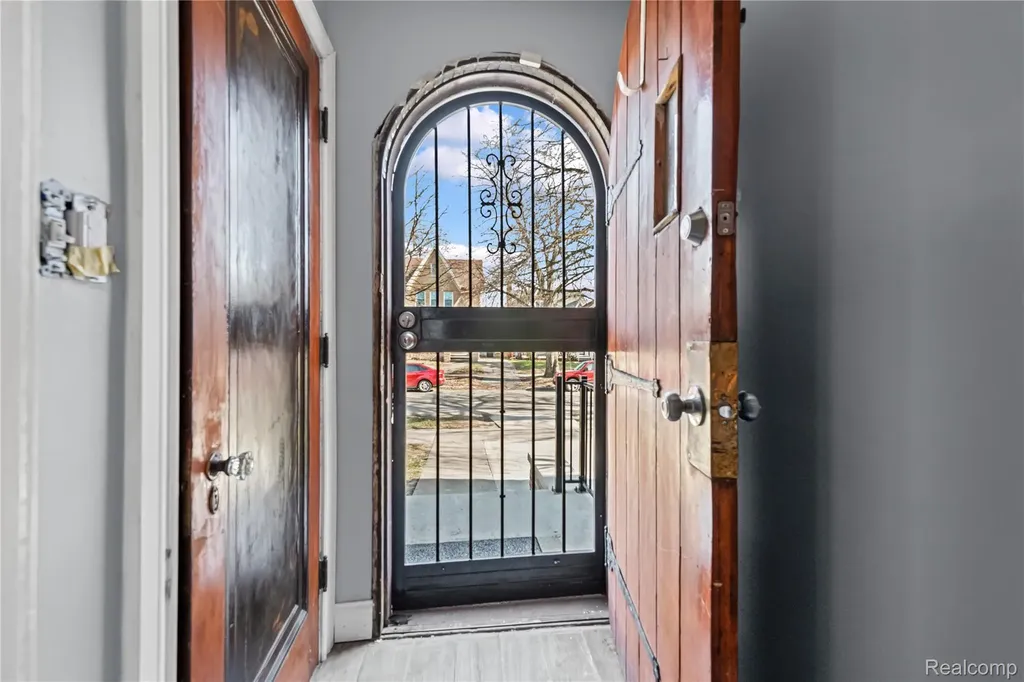 3230 Leslie Street Detroit City MI 48238