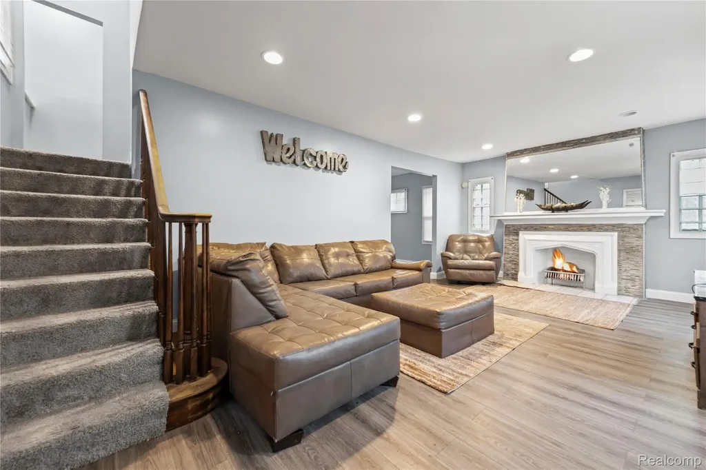 3230 Leslie Street Detroit City MI 48238