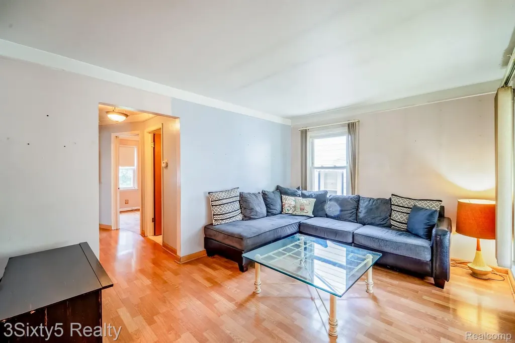 2212 Detroit Avenue Lincoln Park City MI 48146