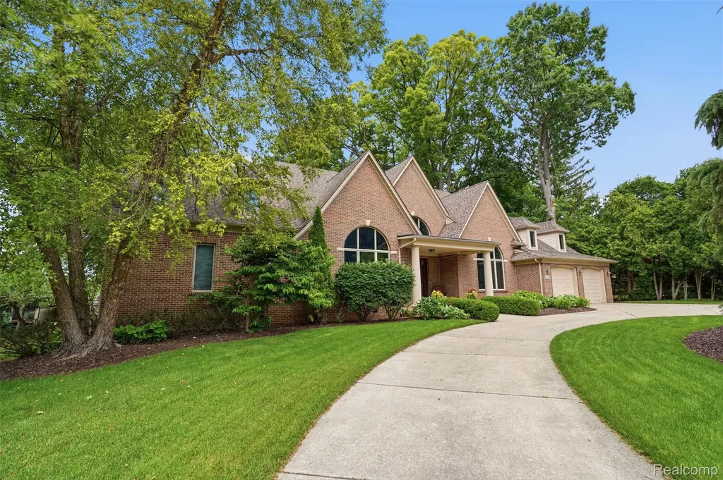 5110 Kitson Lane West Bloomfield Charter Township MI 48324