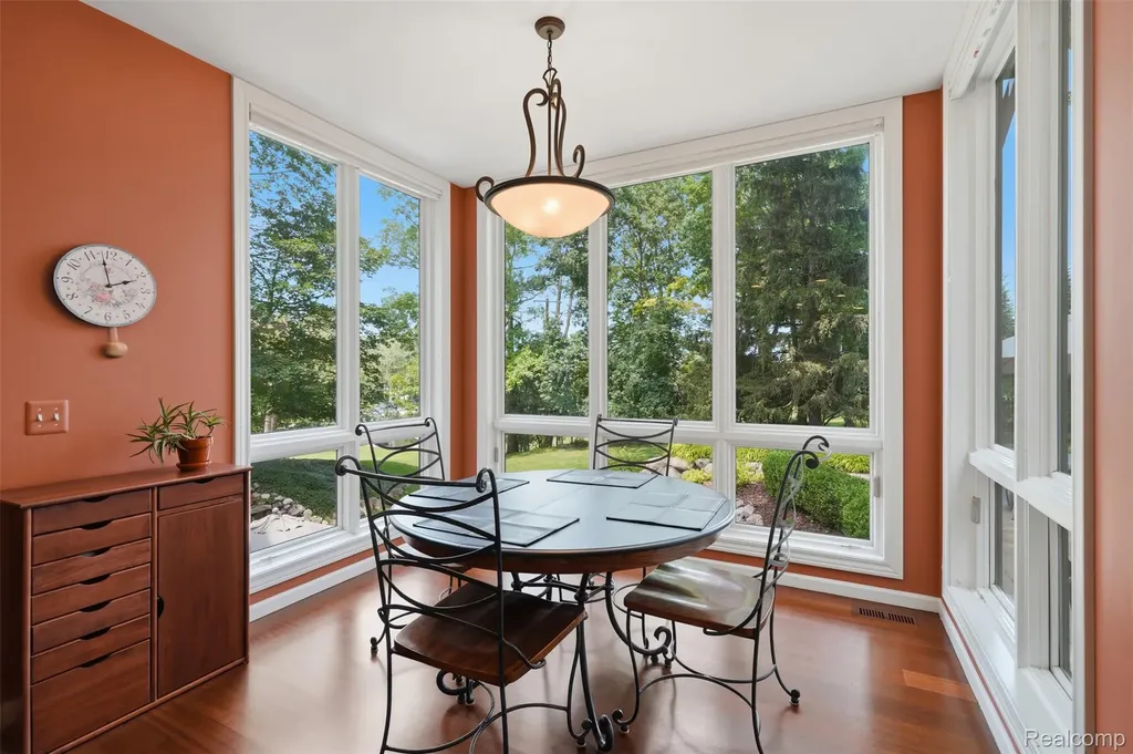 5110 Kitson Lane West Bloomfield Charter Township MI 48324