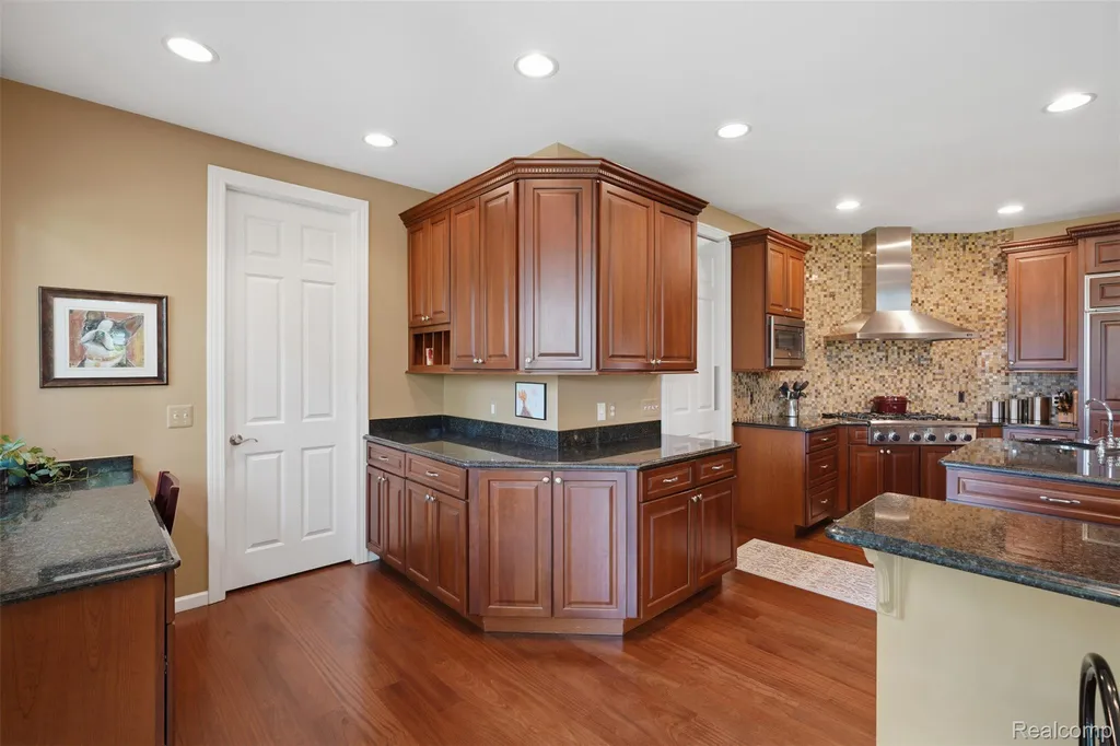 5110 Kitson Lane West Bloomfield Charter Township MI 48324