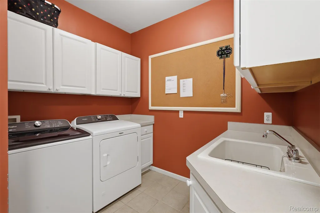 5110 Kitson Lane West Bloomfield Charter Township MI 48324