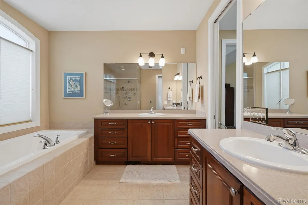5110 Kitson Lane West Bloomfield Charter Township MI 48324