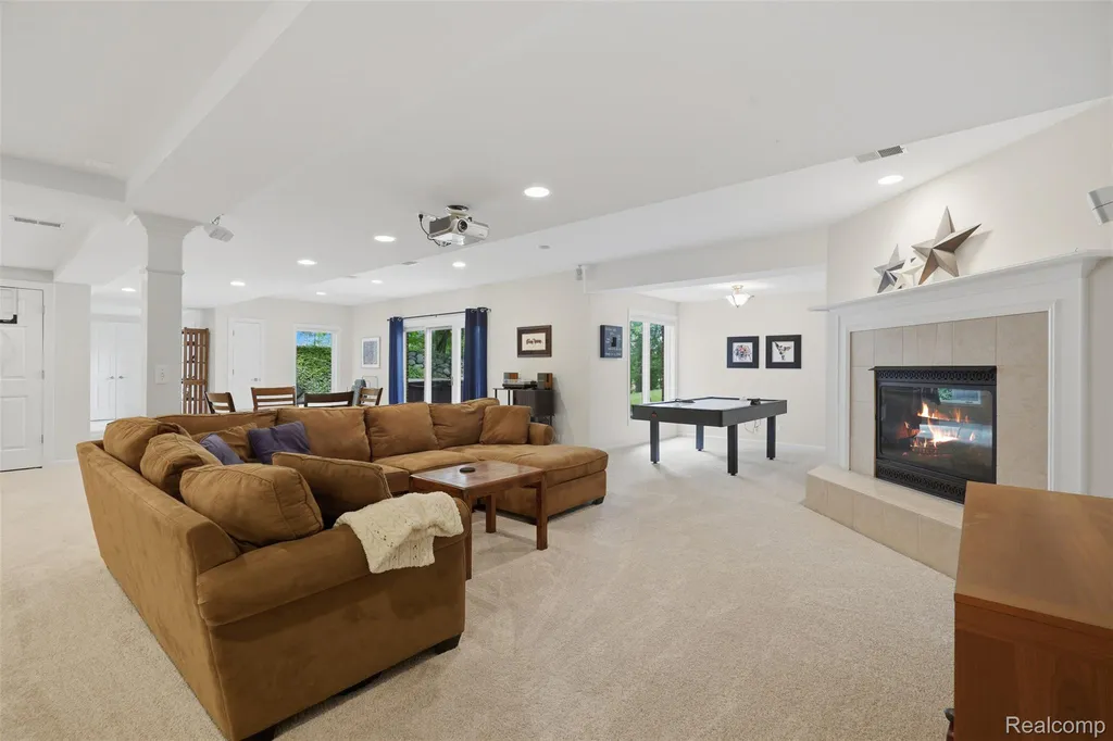 5110 Kitson Lane West Bloomfield Charter Township MI 48324