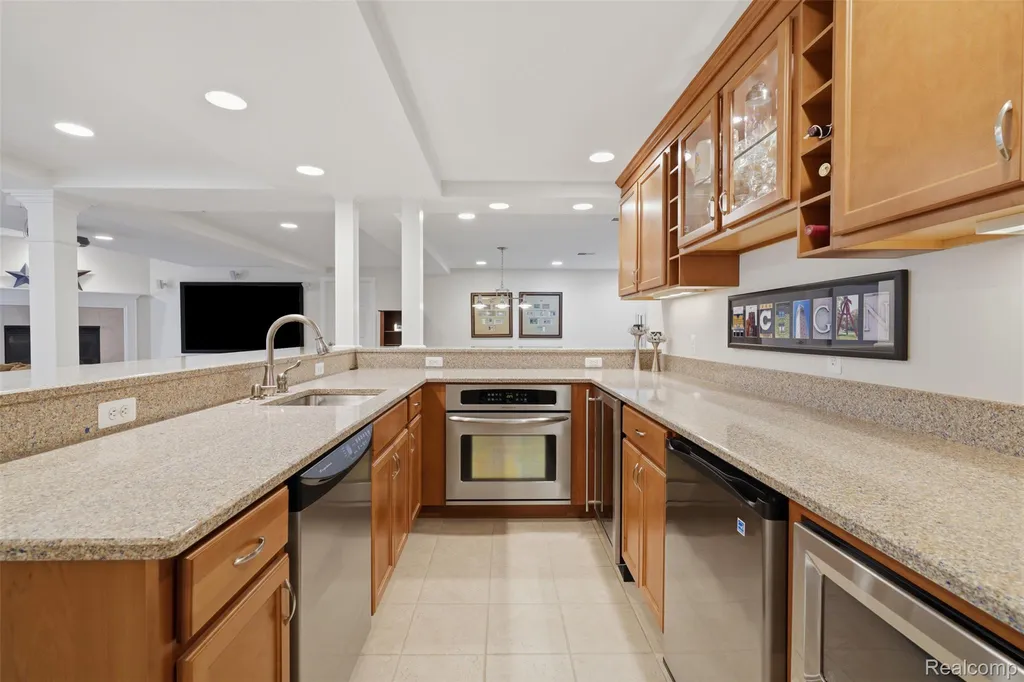 5110 Kitson Lane West Bloomfield Charter Township MI 48324