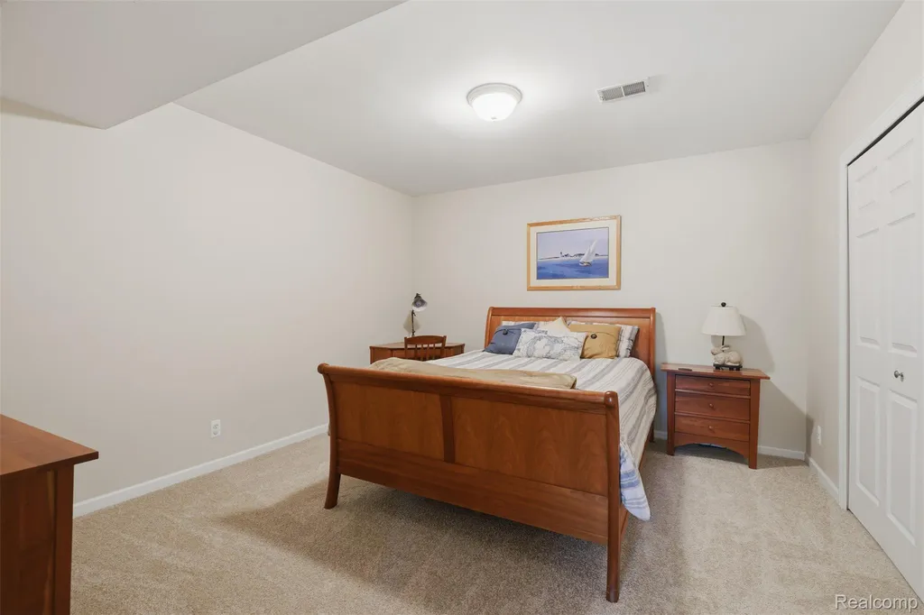 5110 Kitson Lane West Bloomfield Charter Township MI 48324