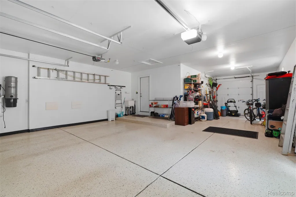 5110 Kitson Lane West Bloomfield Charter Township MI 48324