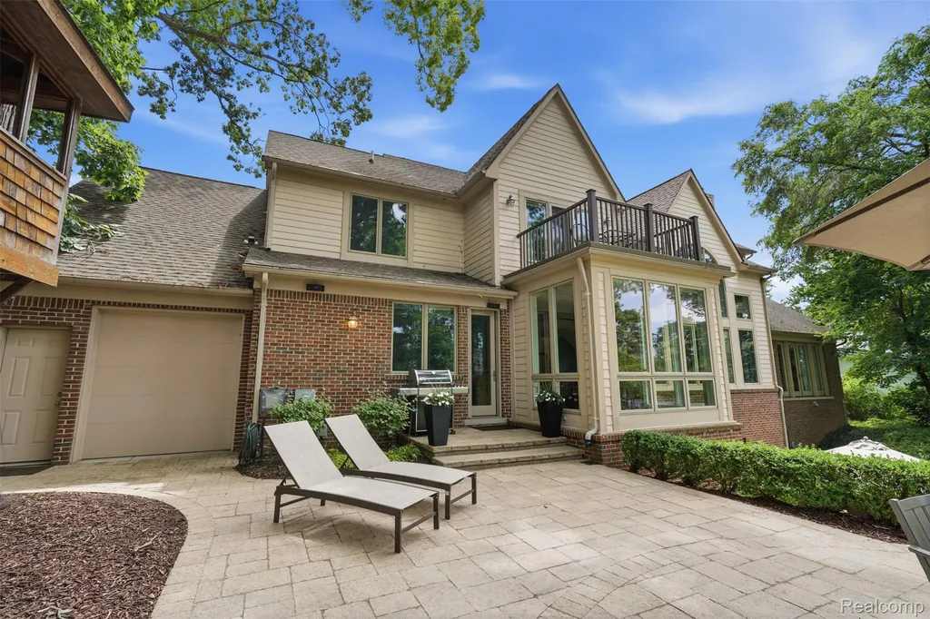 5110 Kitson Lane West Bloomfield Charter Township MI 48324