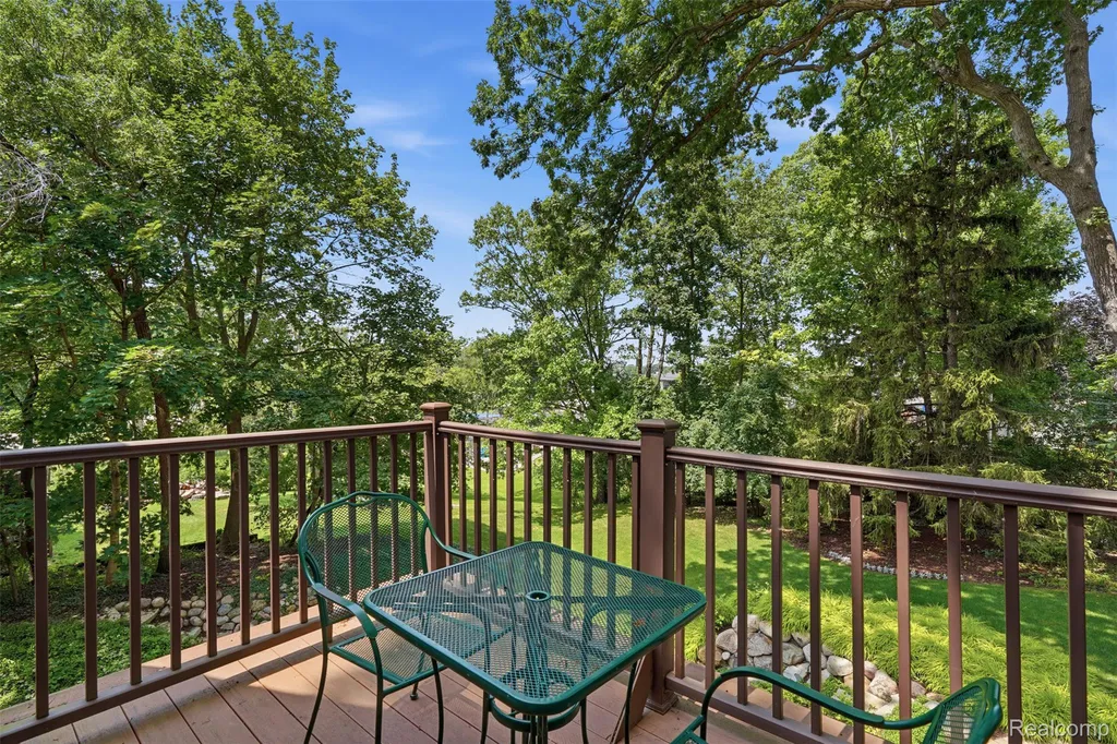 5110 Kitson Lane West Bloomfield Charter Township MI 48324