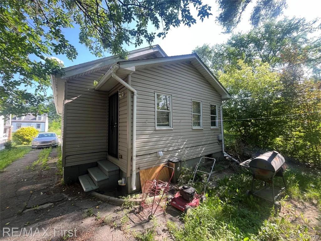 15010 Lappin Street Detroit City MI 48205