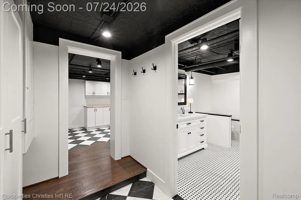 316 Hendrie Boulevard Royal Oak City MI 48067