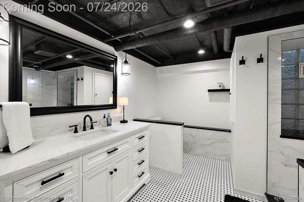 316 Hendrie Boulevard Royal Oak City MI 48067
