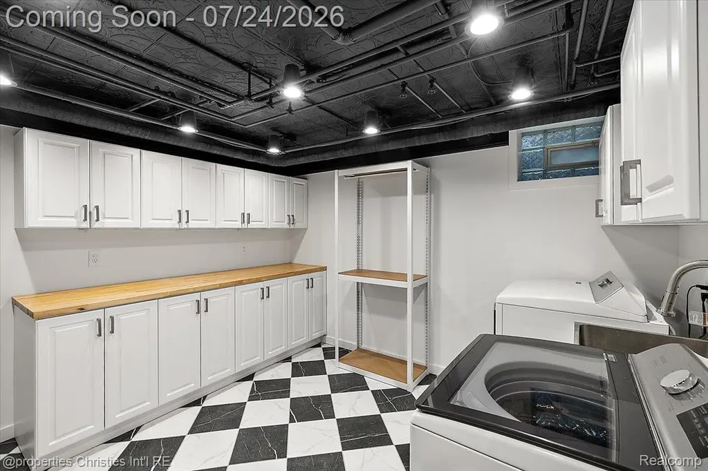 316 Hendrie Boulevard Royal Oak City MI 48067