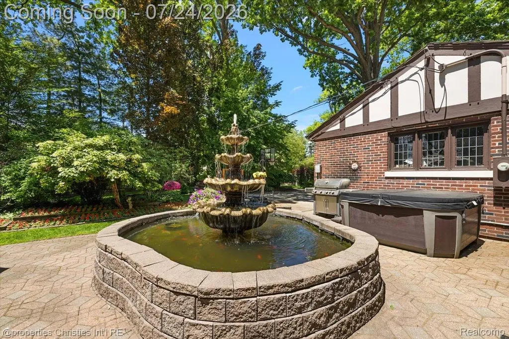 316 Hendrie Boulevard Royal Oak City MI 48067