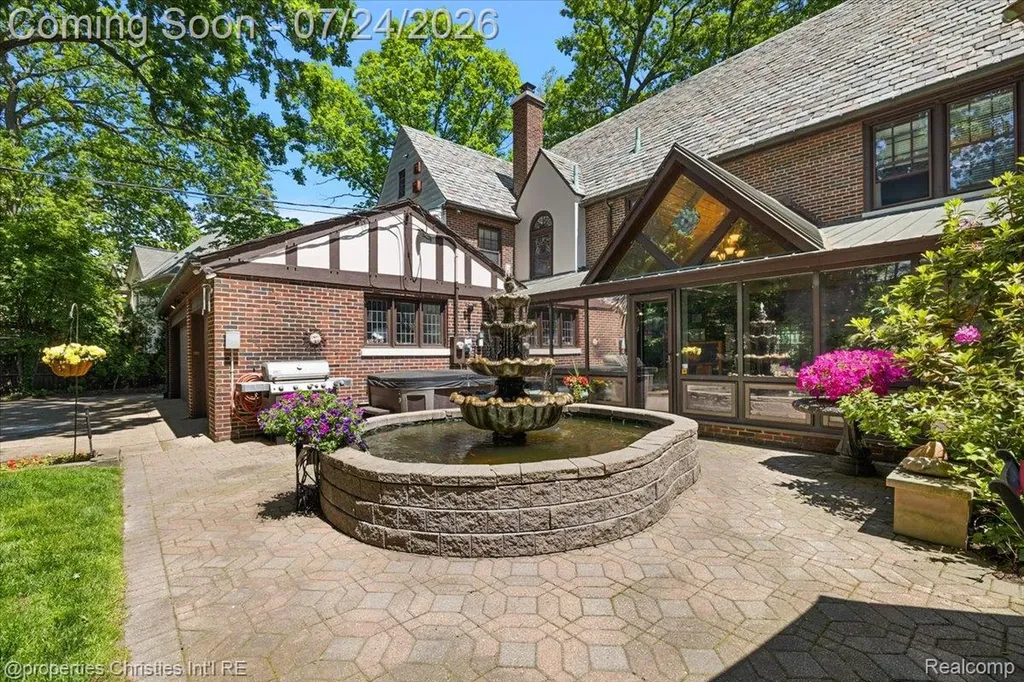 316 Hendrie Boulevard Royal Oak City MI 48067