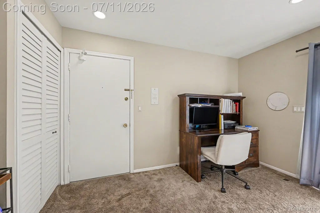 29508 Bobrich Street Livonia City MI 48152