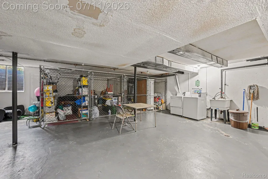 29508 Bobrich Street Livonia City MI 48152