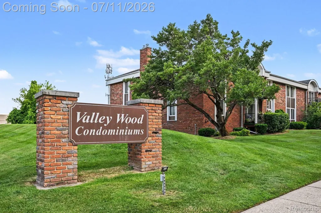 29508 Bobrich Street Livonia City MI 48152