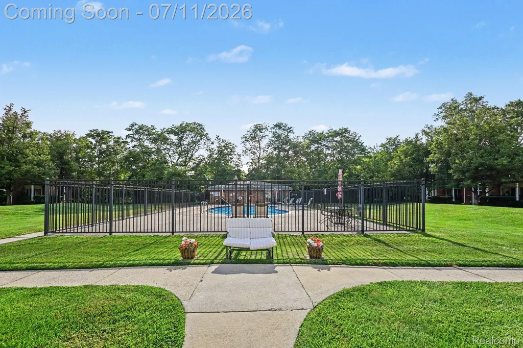 29508 Bobrich Street Livonia City MI 48152