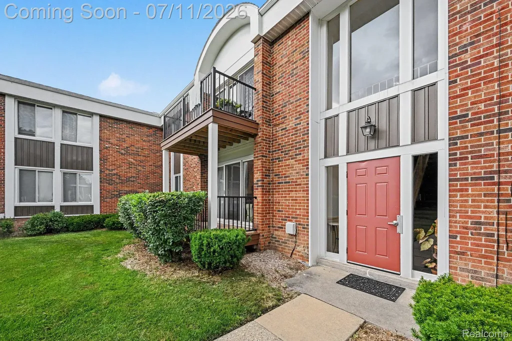 29508 Bobrich Street Livonia City MI 48152