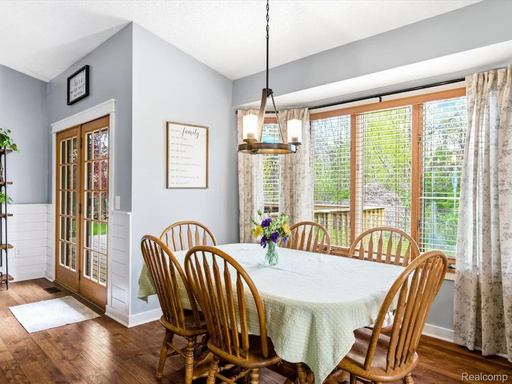 2837 Shorewood Boulevard Fort Gratiot Charter Township MI 48059