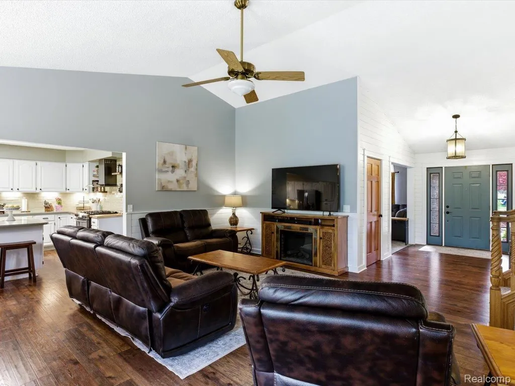2837 Shorewood Boulevard Fort Gratiot Charter Township MI 48059
