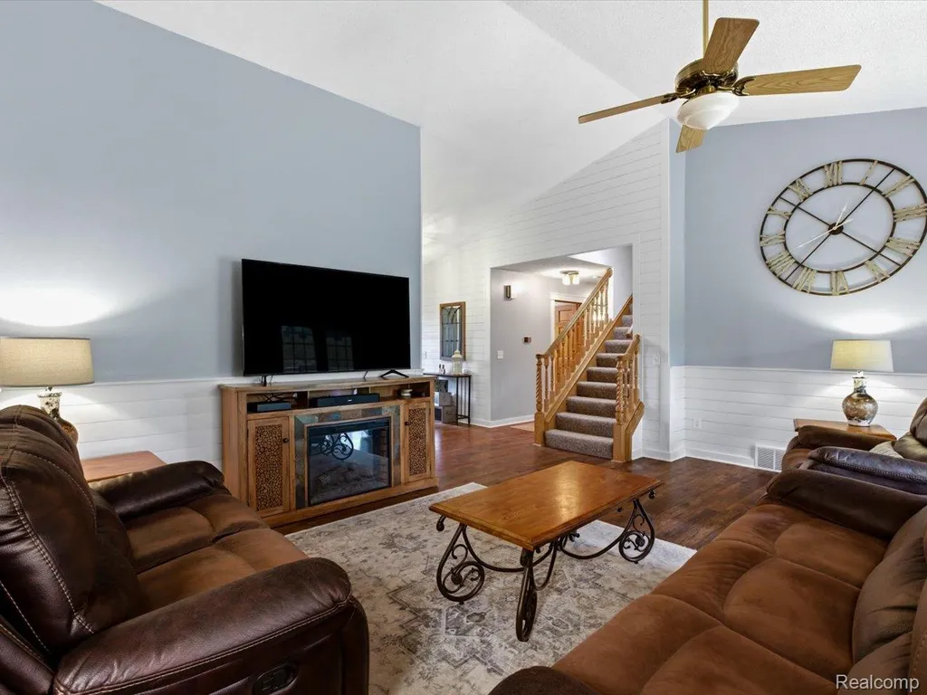 2837 Shorewood Boulevard Fort Gratiot Charter Township MI 48059