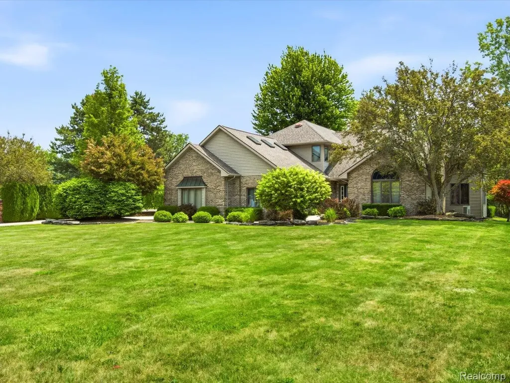 2837 Shorewood Boulevard Fort Gratiot Charter Township MI 48059
