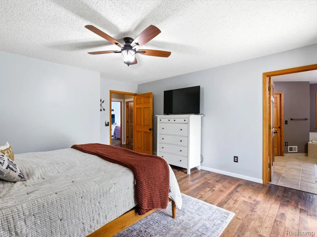 2837 Shorewood Boulevard Fort Gratiot Charter Township MI 48059