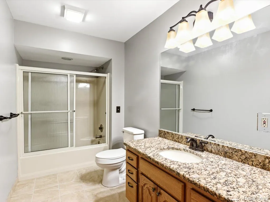 2837 Shorewood Boulevard Fort Gratiot Charter Township MI 48059