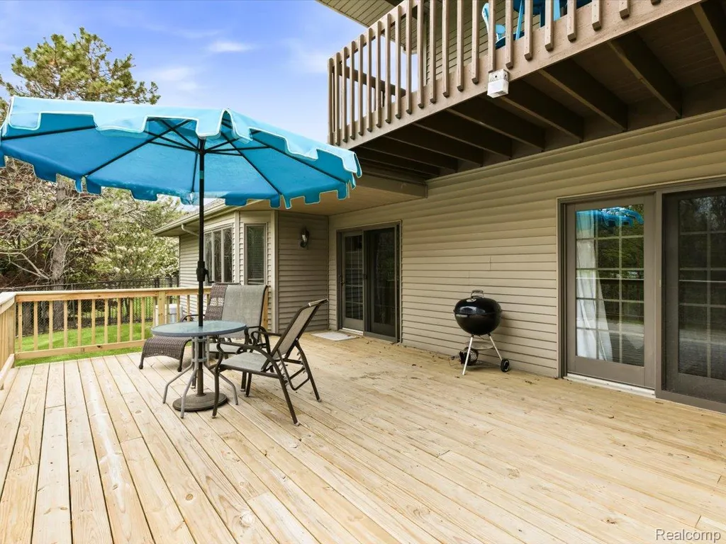 2837 Shorewood Boulevard Fort Gratiot Charter Township MI 48059