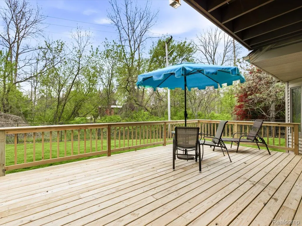 2837 Shorewood Boulevard Fort Gratiot Charter Township MI 48059