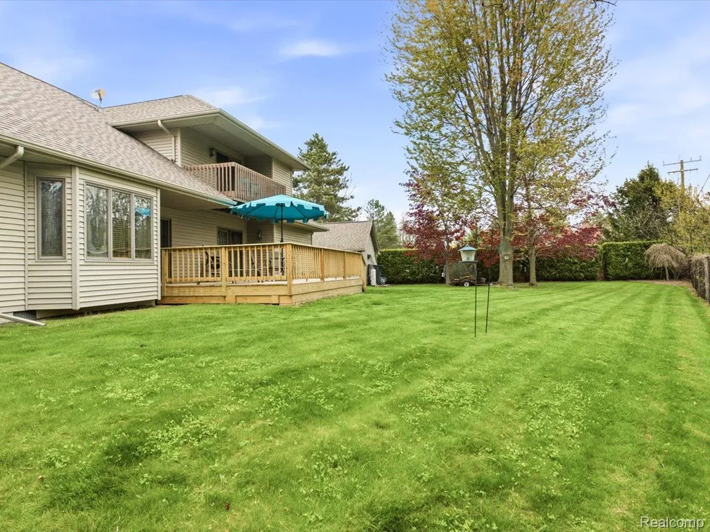2837 Shorewood Boulevard Fort Gratiot Charter Township MI 48059