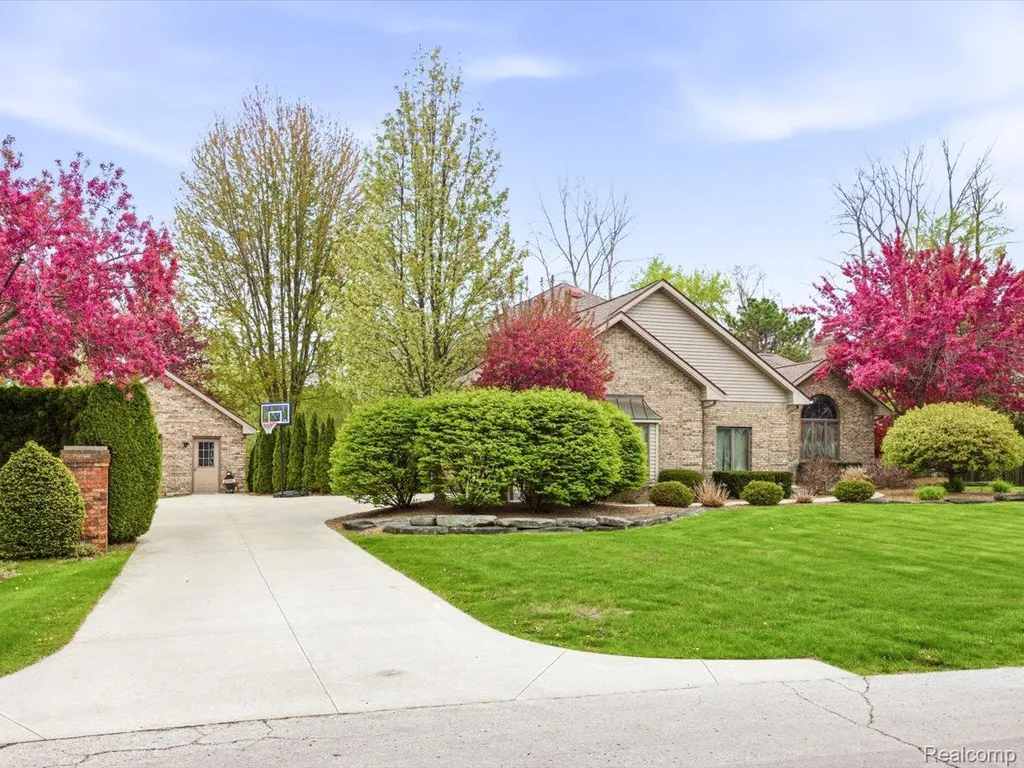 2837 Shorewood Boulevard Fort Gratiot Charter Township MI 48059