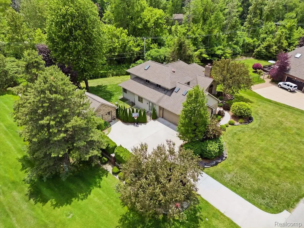 2837 Shorewood Boulevard Fort Gratiot Charter Township MI 48059