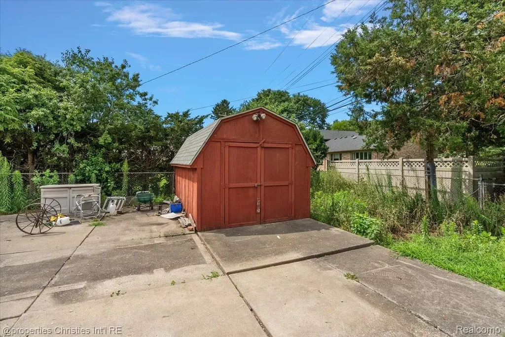 14700 Fox Redford Charter Township MI 48239