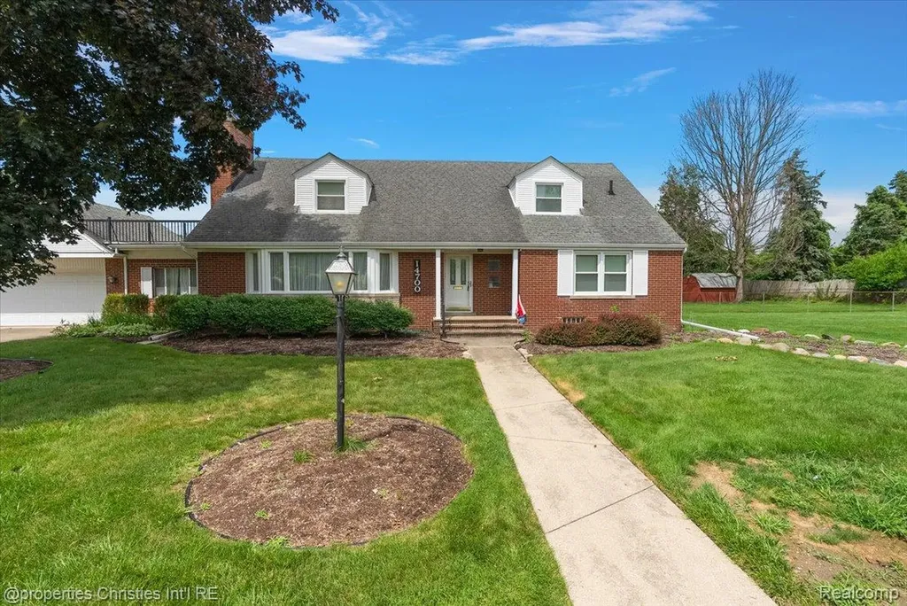 14700 Fox Redford Charter Township MI 48239