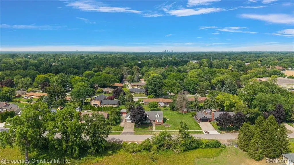 14700 Fox Redford Charter Township MI 48239