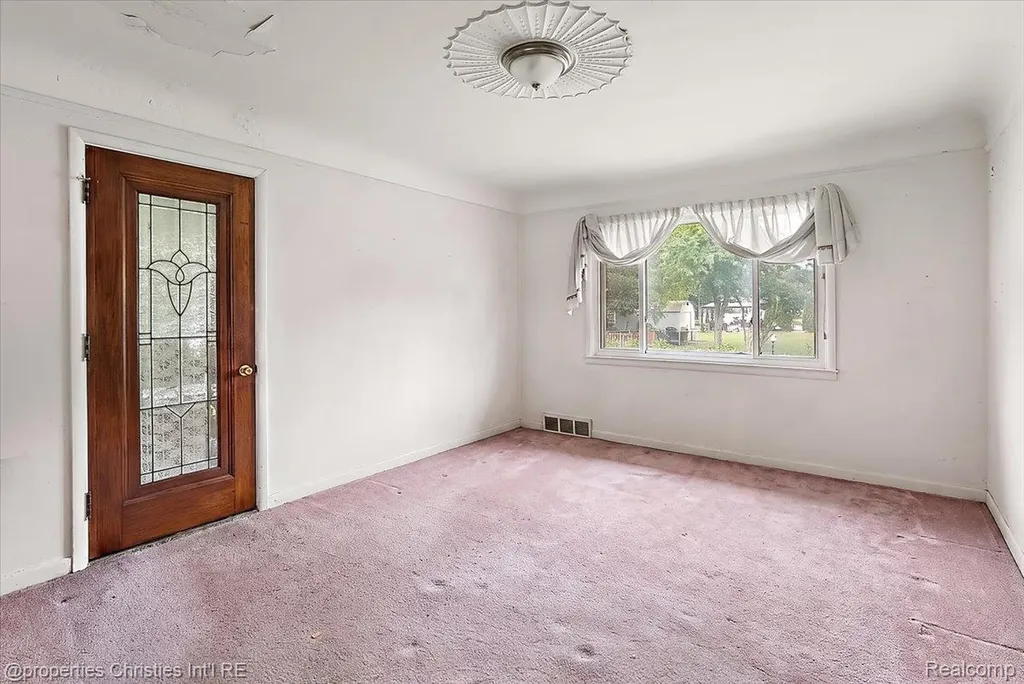 14700 Fox Redford Charter Township MI 48239