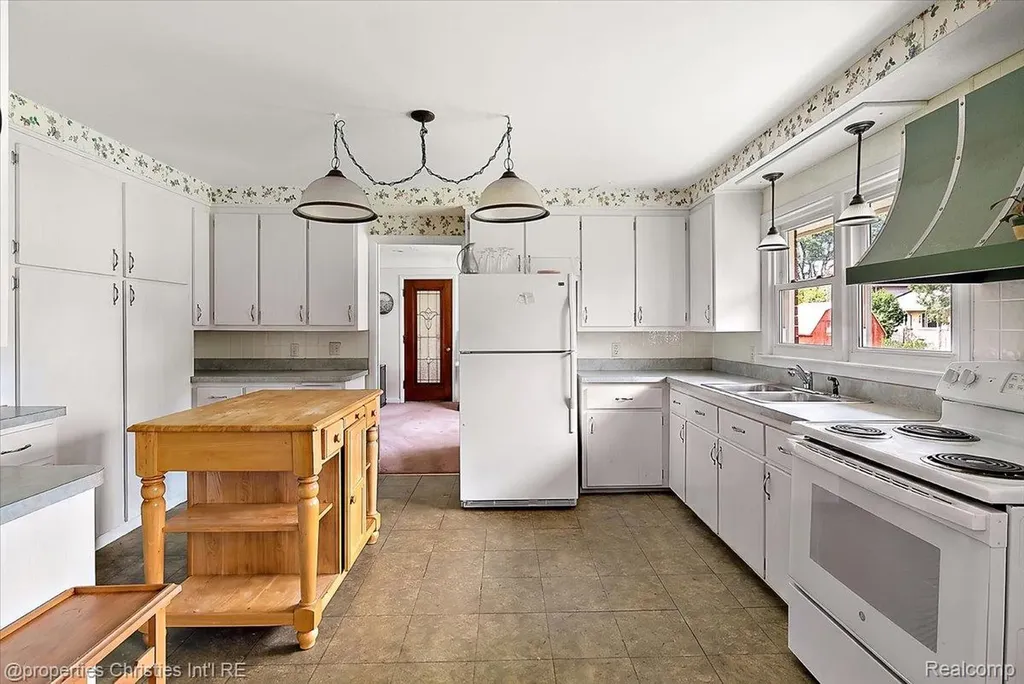 14700 Fox Redford Charter Township MI 48239