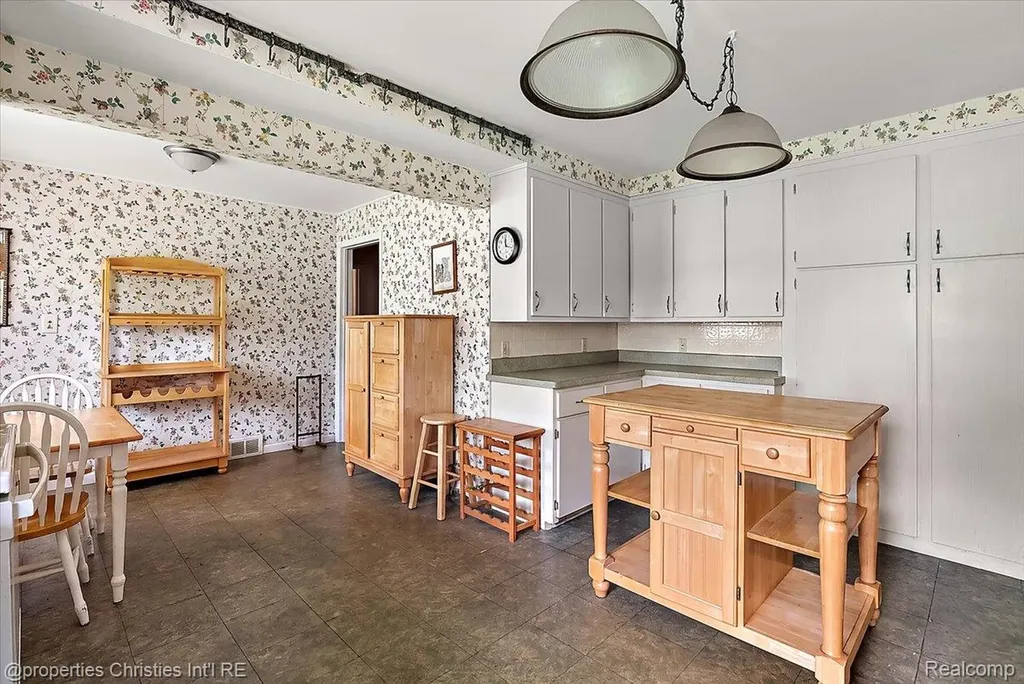 14700 Fox Redford Charter Township MI 48239